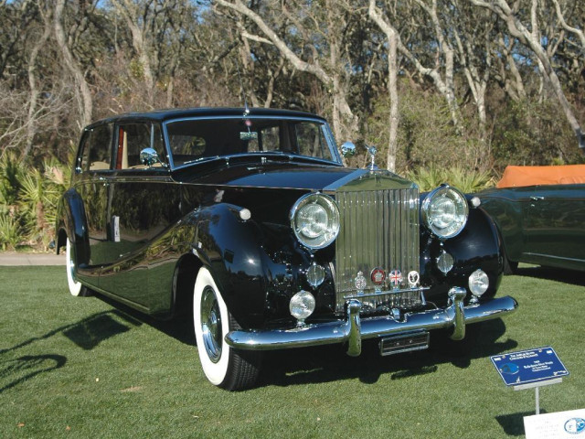 Rolls-Royce Silver Wraith фото