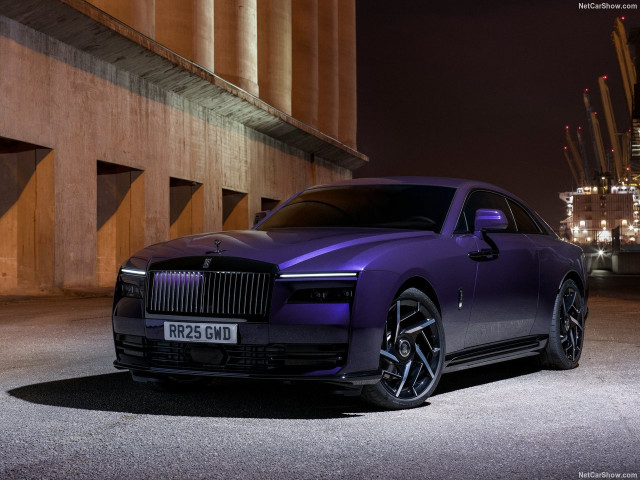 Rolls-Royce Spectre фото