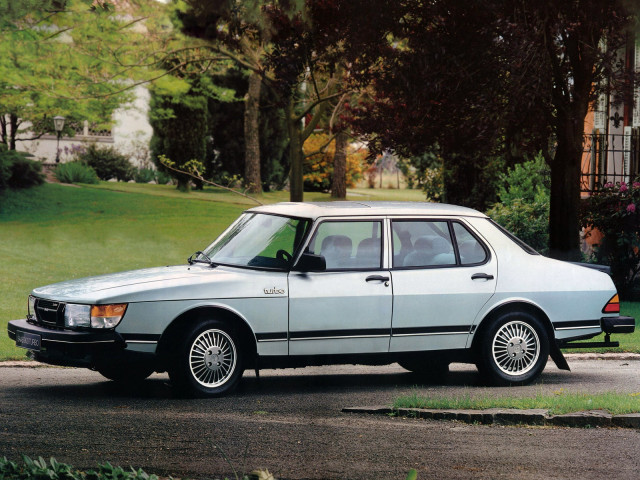 Saab 900 фото