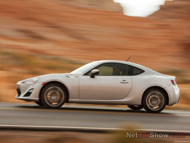 Scion FR-S фото