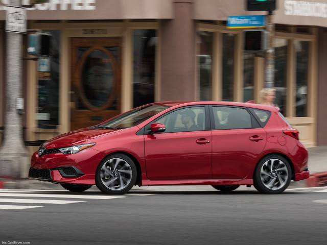 Scion iM фото