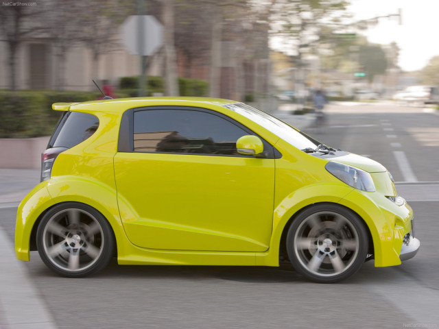 Scion iQ фото