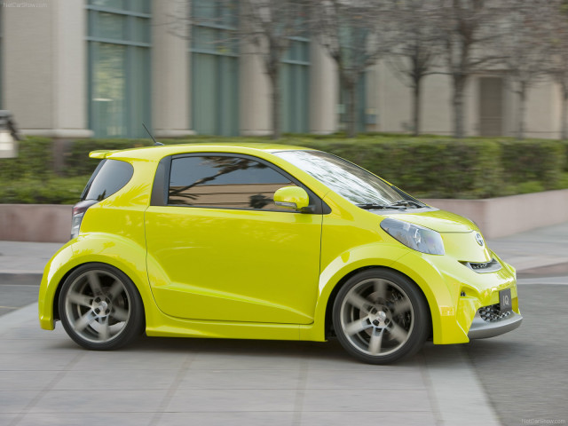 Scion iQ фото