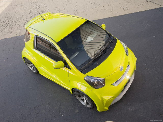 Scion iQ фото