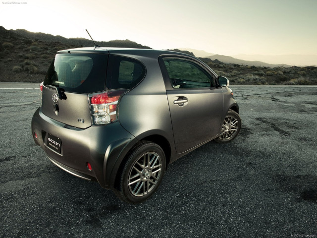 Scion iQ фото