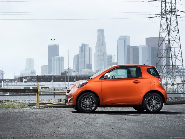 Scion iQ фото