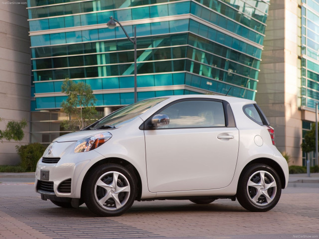 Scion iQ фото