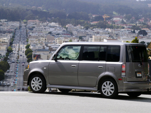 Scion xB фото