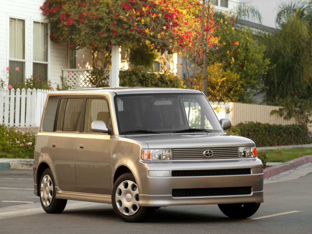 Scion xB фото 8186