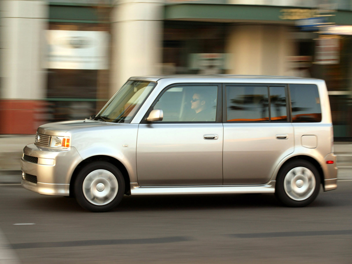 Scion xB фото 8193