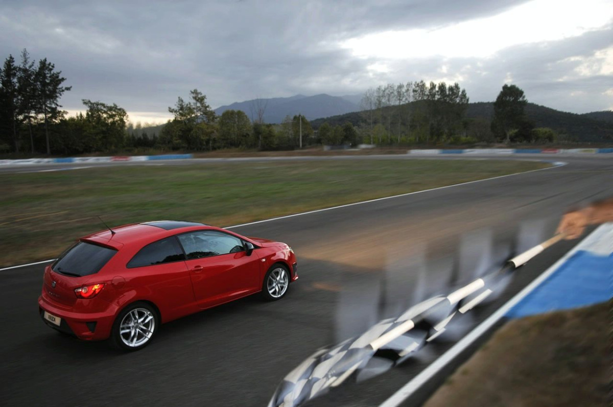 Seat Ibiza фото 105600