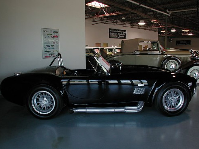 Shelby Super Cars Cobra 427 фото