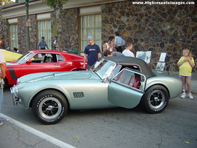 Shelby Super Cars Cobra фото