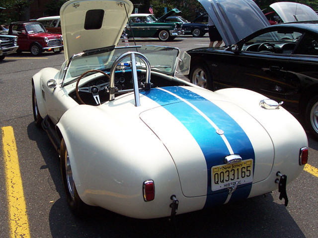 Shelby Super Cars Cobra фото