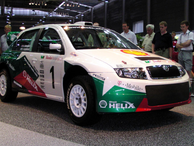 Skoda Fabia WRC фото