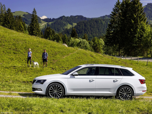 Skoda Superb Combi фото