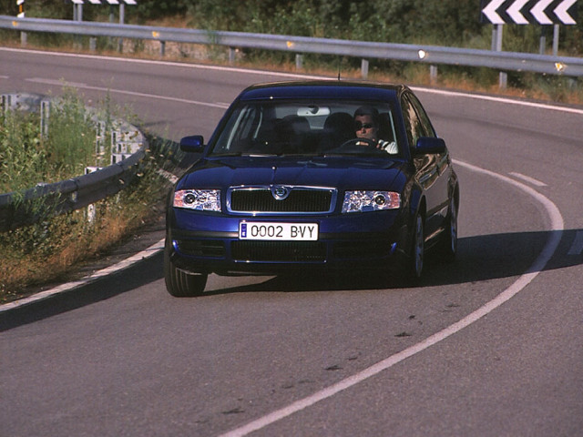 Skoda Superb фото
