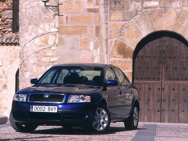 Skoda Superb фото
