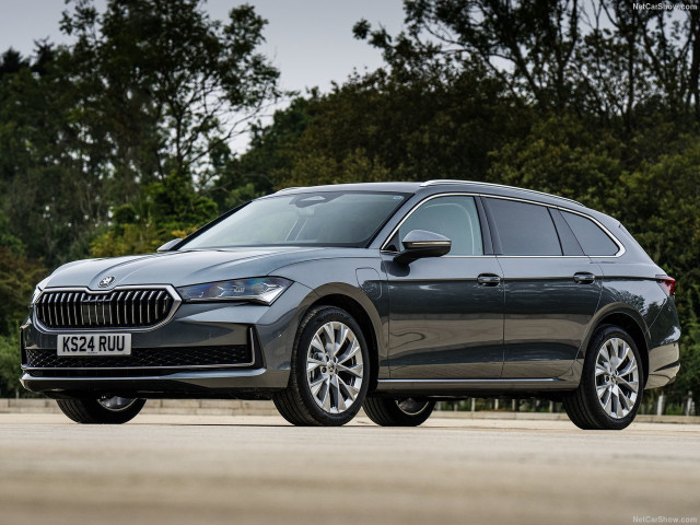 Skoda Superb фото