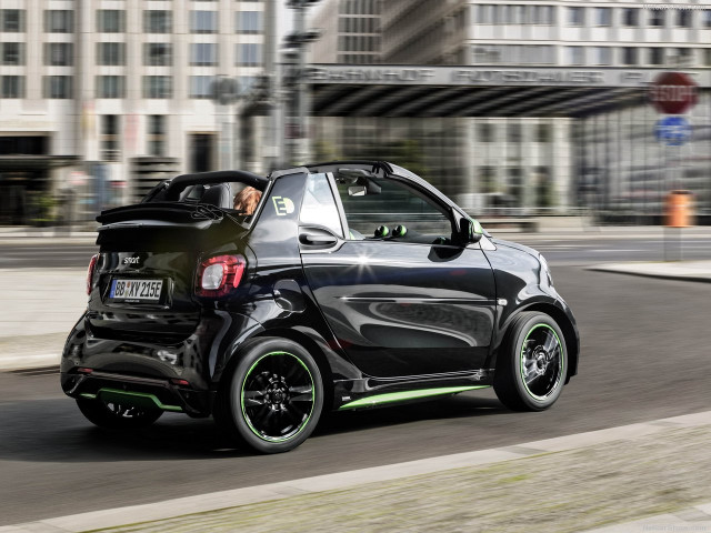 Smart Fortwo Cabrio фото