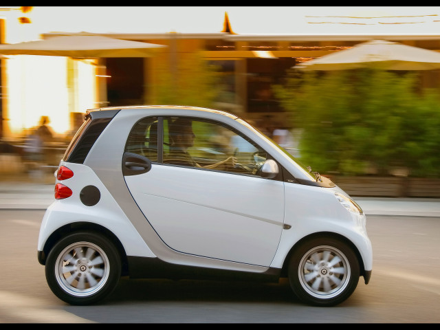 Smart fortwo micro hybrid drive фото