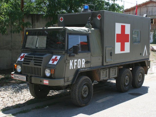 Steyr-Daimler-Puch Pinzgauer 718 фото