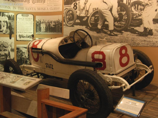 Stutz White Squadron Racer фото