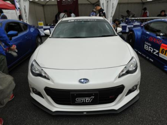 Subaru BRZ фото