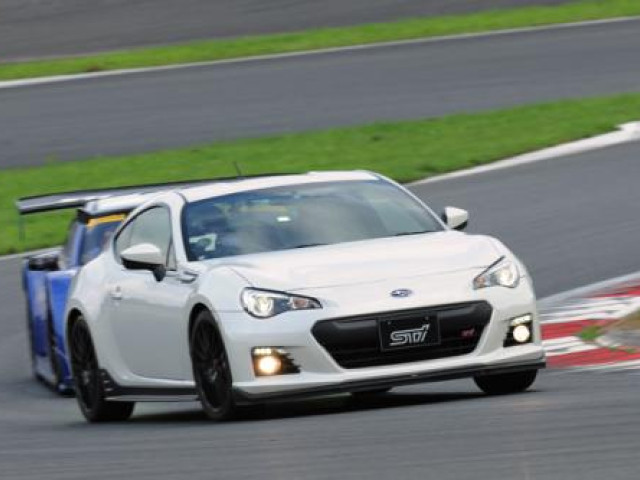 Subaru BRZ фото