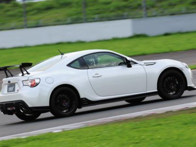 Subaru BRZ фото