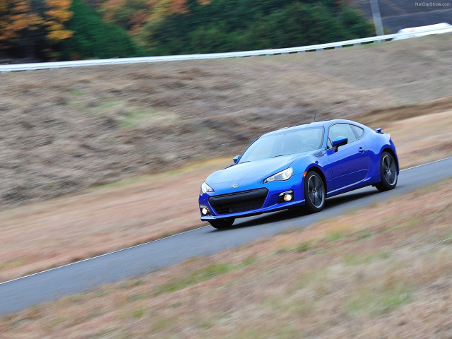 Subaru BRZ фото