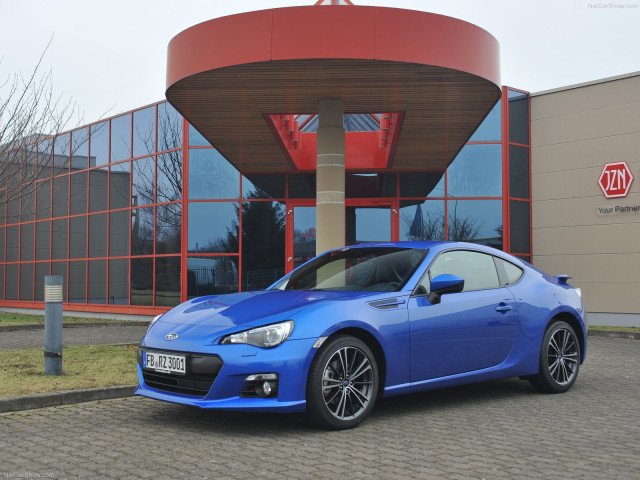 Subaru BRZ фото