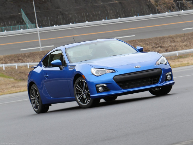 Subaru BRZ фото