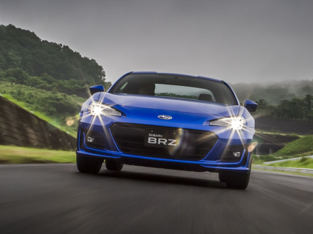 Subaru BRZ фото