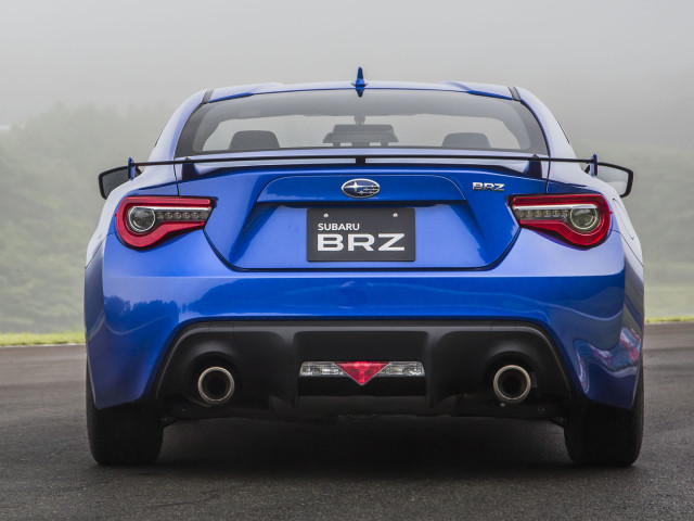 Subaru BRZ фото