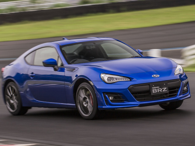 Subaru BRZ фото