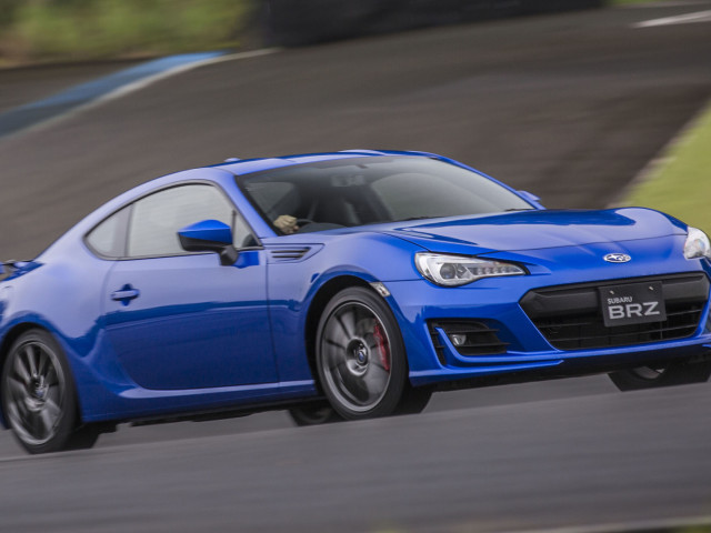 Subaru BRZ фото