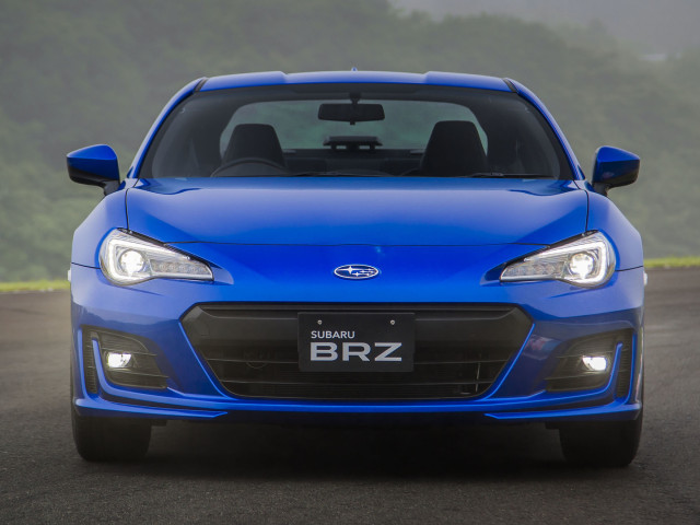 Subaru BRZ фото