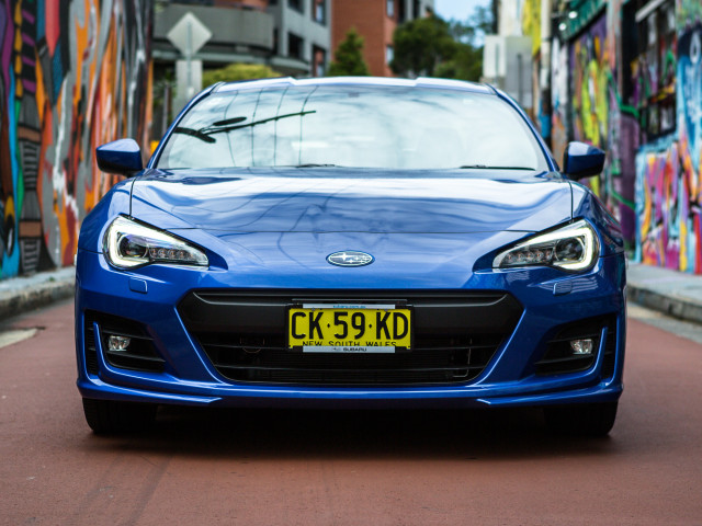 Subaru BRZ фото