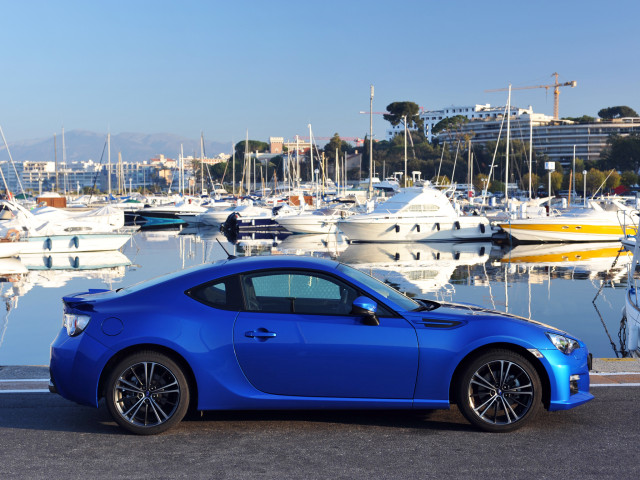 Subaru BRZ фото