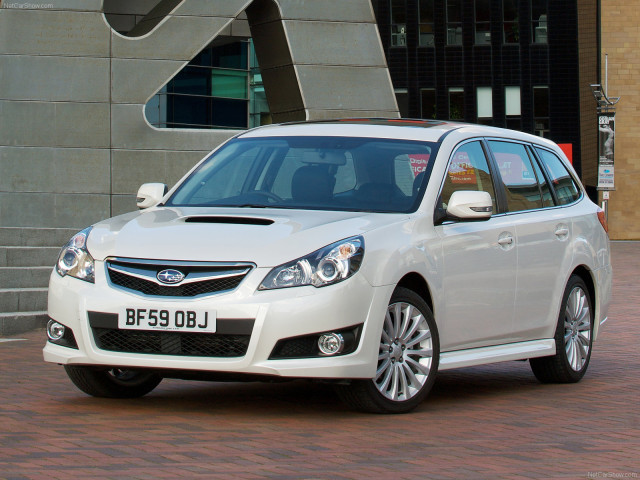 Subaru Legacy Tourer фото