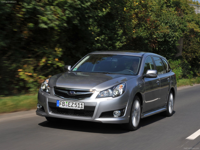 Subaru Legacy Tourer фото
