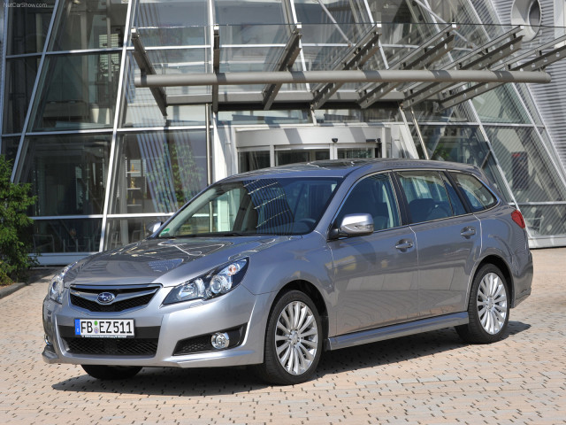 Subaru Legacy Tourer фото