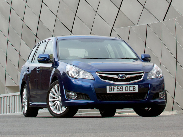 Subaru Legacy Tourer фото