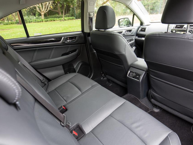 Subaru Liberty фото