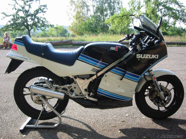 Suzuki RG250Г фото