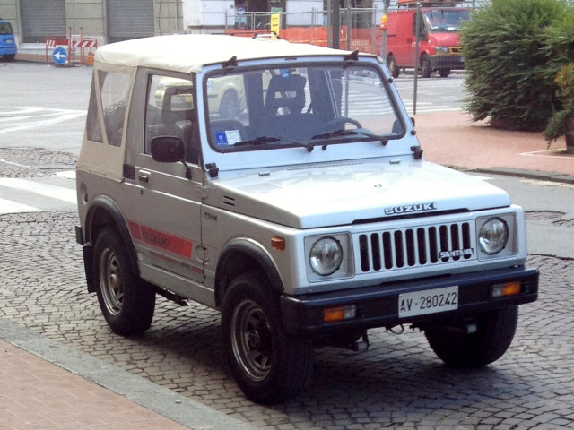 Suzuki Santana фото