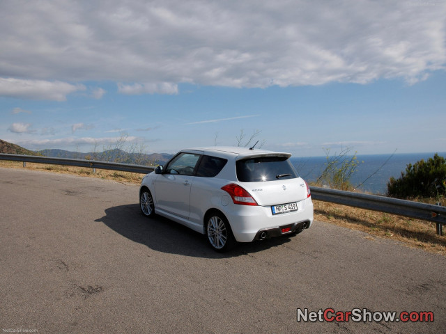 Suzuki Swift Sport фото