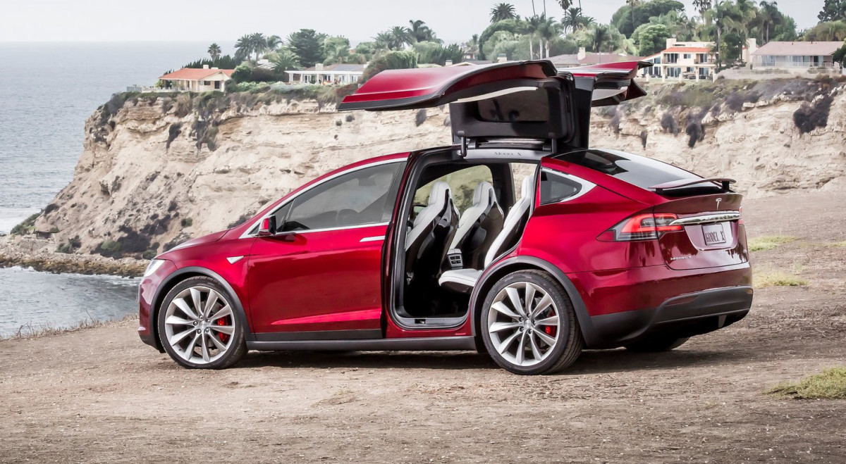 Tesla Model X фото 180237