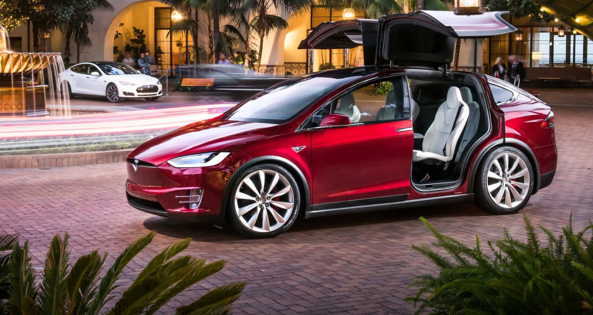 Tesla Model X фото 180239